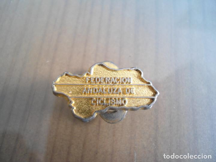 Pins de colecci&oacute;n: ANTIGUO PIN OJAL FEDERACION ANDALUZA DE CICLISMO