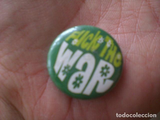 Pins de colecci&oacute;n: chapa de ropa pacifista - Foto 1