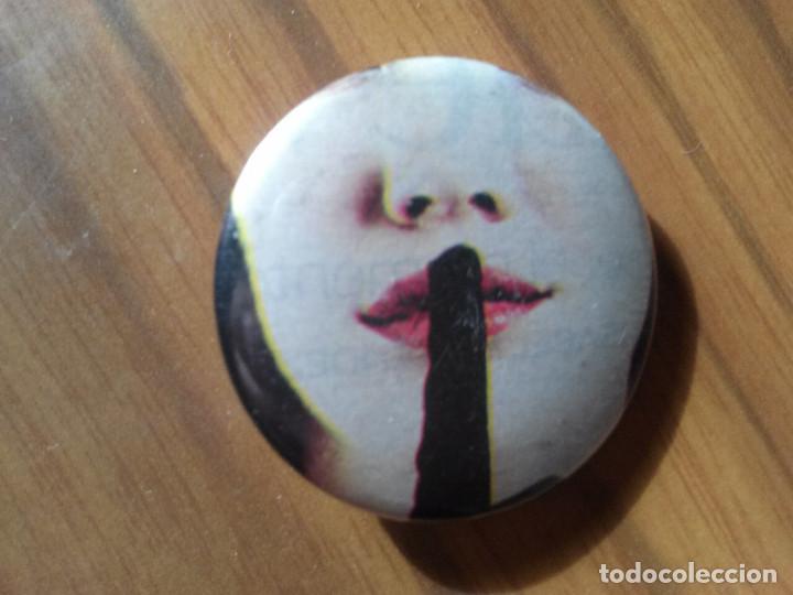 Collection pins: CHAPA. LLAMADA SILENCIO. 0,31 MM. EXCELENTE ESTADO. SIN USAR. RARA.