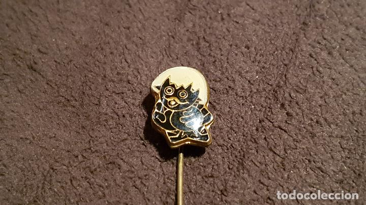 Pins de colecci&oacute;n: PIN ANTIGUO PERSONAJE C&Oacute;MICO DIBUJOS ANIMADOS CALIMERO (INSIGNIA ANTIGUA DE AGUJA