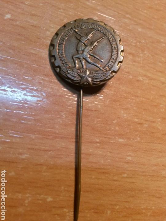 Pins e Spille di collezione: PIN AGUJA CORBATA 1953 HUNGRIA