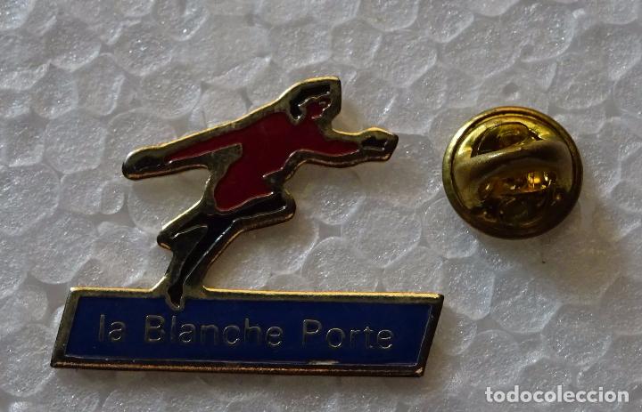 Collection pins: PIN DE MARCAS DE ROPA. LA BLANCHE PORTE. MODA FRANCESA