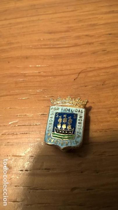 Pins de colecci&oacute;n: San Sebasti&aacute;n. Insignia de ojal