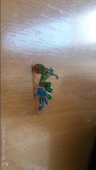 Pins de colecci&oacute;n: PIN BASKET FEVER SALTAMONTES HOOPER 2