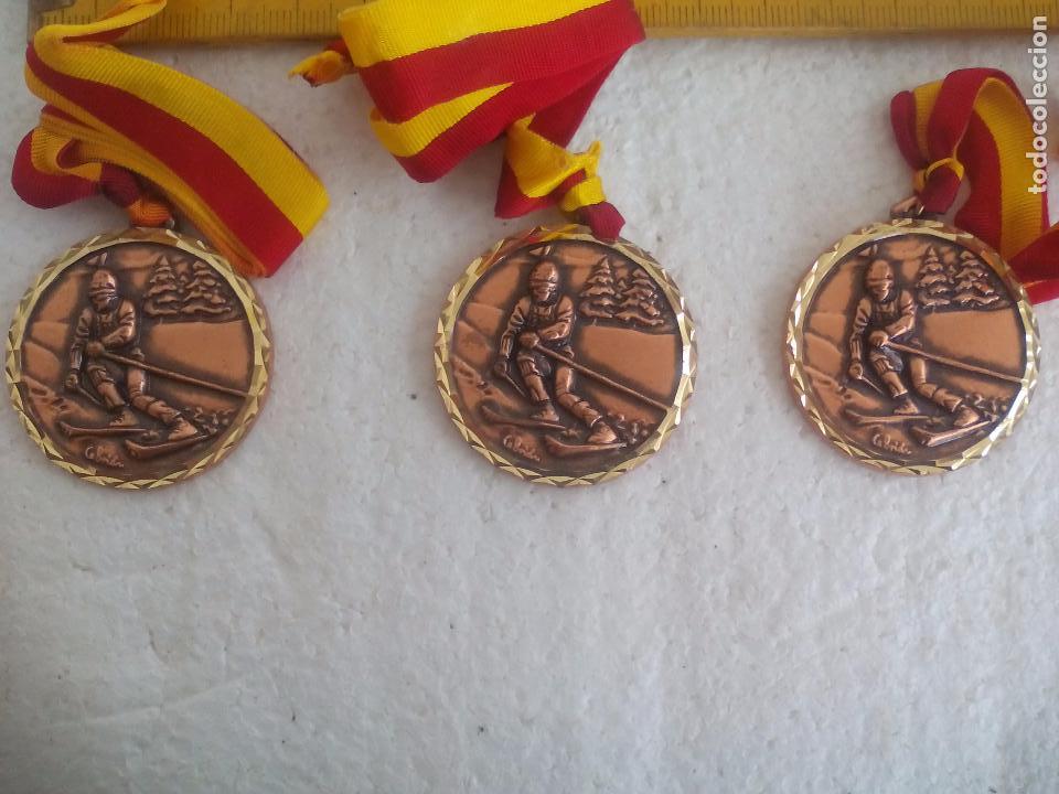 Pins de colecci&oacute;n: LOTE DE 3, MEDALLA DE METAL esqu&iacute;, esquiador Sky, descenso, medaille, medal, medallas .