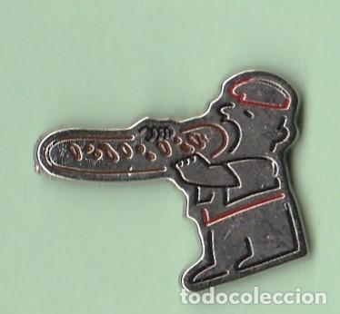 Collection pins: PIN - NOGUERA - CATALU&Ntilde;A MODERNA - EL PAIS LA CAIXA - 1995 - DISE&Ntilde;ADOR PERICO PASTOR -