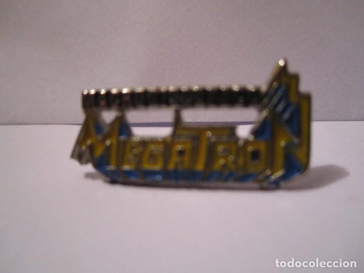 Pins de colecci&oacute;n: pin macrodiscoteca megatron mataro - Foto 1