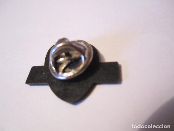 Pins de colecci&oacute;n: pin nuevo opel corsa - Foto 2