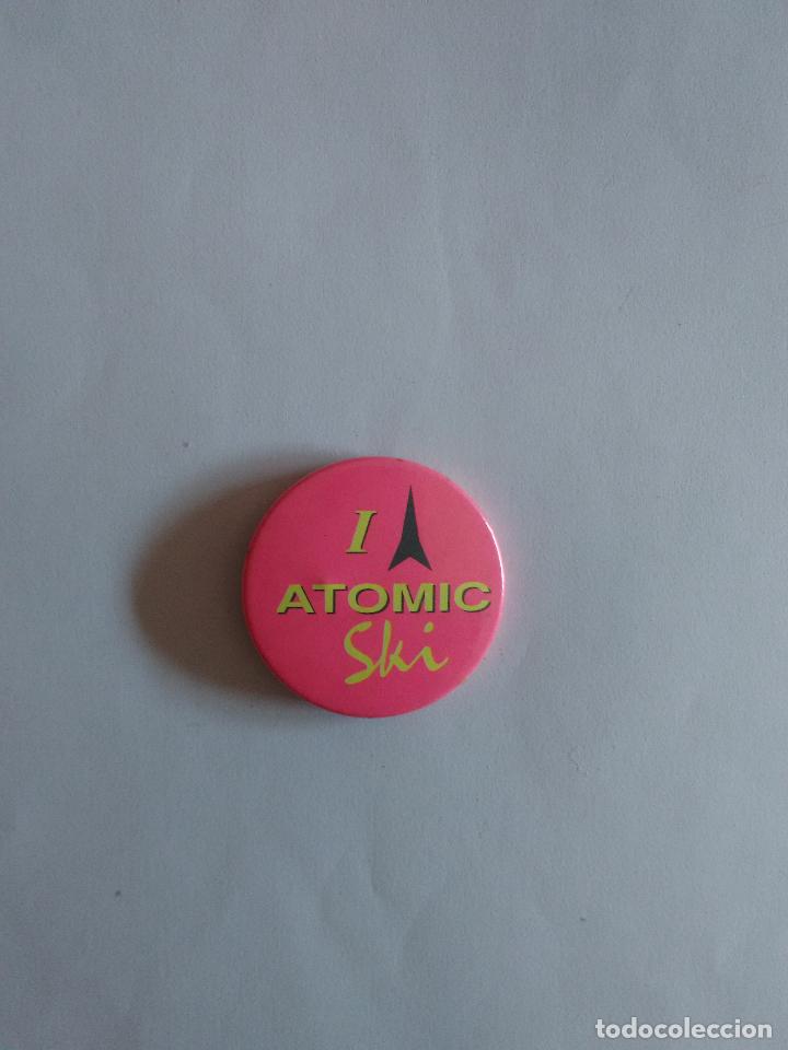 Pins de colecci&oacute;n: CHAPA MET&Aacute;LICA - I ATOMIC SKI (MIDE 3,7 CM DE DI&Aacute;METRO)