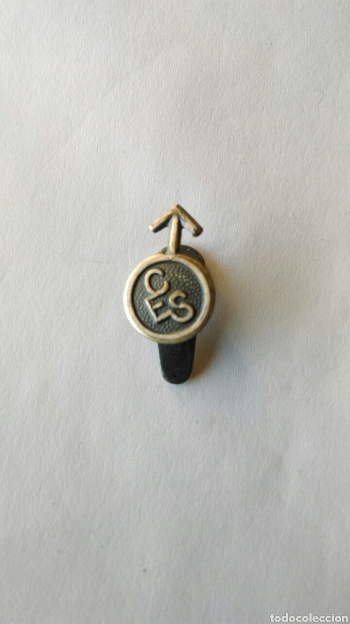 Pins de colecci&oacute;n: Antiguo pin de ojal CES c e s - Foto 1