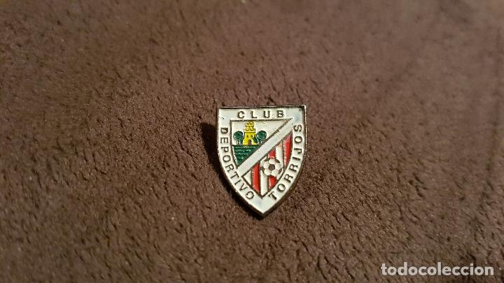 Pins de colecci&oacute;n: PIN ESCUDO EQUIPO F&Uacute;TBOL CLUB DEPORTIVO TORRIJOS (INSIGNIA CLUB FEDERACI&Oacute;N CASTILLA LA MANCHA )