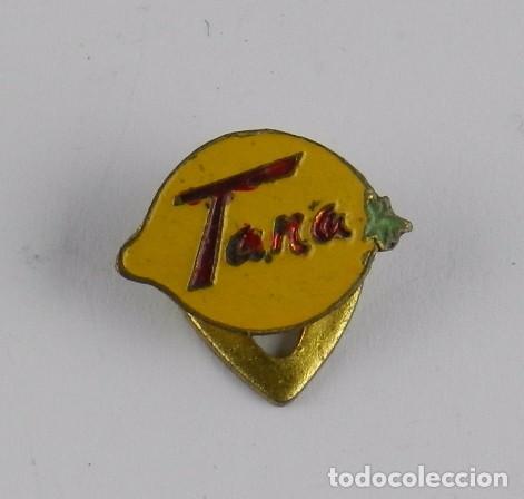 Collection pins: Insignia de solapa esmaltada, publicitaria de Tana. mide 1,6 cms.
