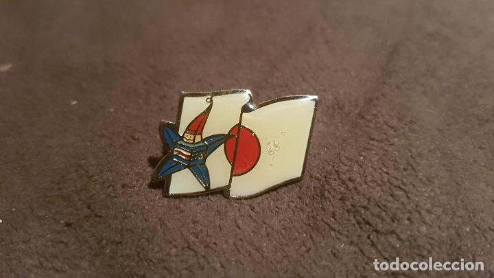 Pins de colecci&oacute;n: PIN JUEGOS OL&Iacute;MPICOS BARCELONA 92 (INSIGNIA CON MASCOTA Y BANDERA JAPON )