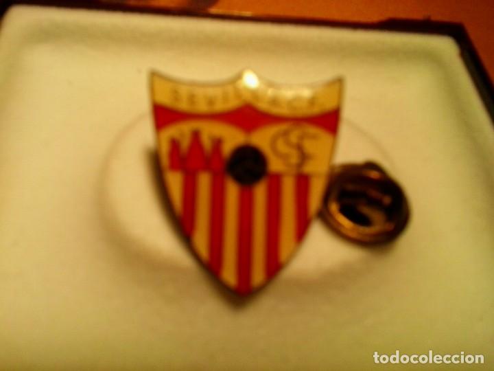 Pin's de collection: SEVILLA C. F. Pin