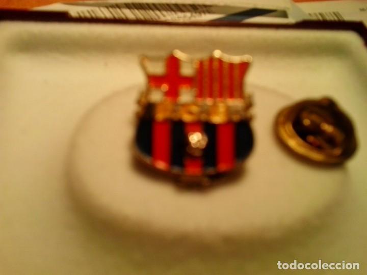 Pin's de collection: BARCELONA F. C. Pin