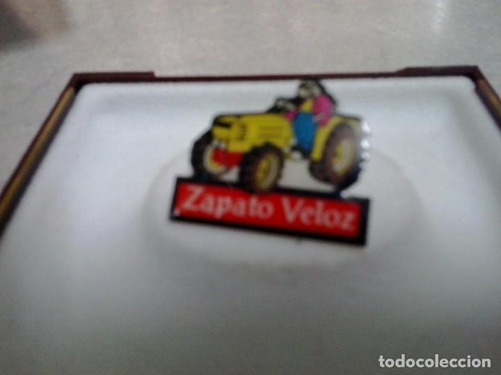 Pin's de collection: PIN ANTIGUO de ZAPATO VELOZ: Tr&aacute;ctor amarillo