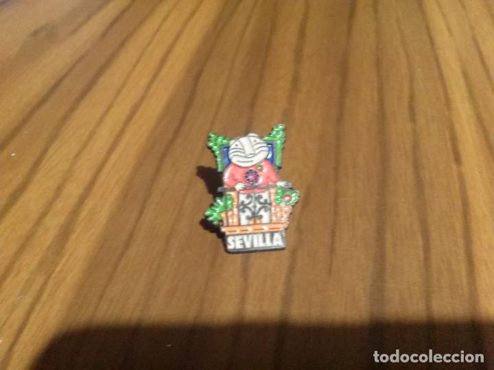 Collection pins: PINS. MASCOTA DEPORTIVA. CECILIO. SEVILLA. BUEN ESTADO. RARO. DE 1995