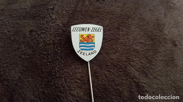 Pins de colecci&oacute;n: PIN ESCUDO HERALDICO DE LEEUWEN ZEGEL ZEELAND  (INSIGNIA CIUDAD HOLANDA DE AGUJA )