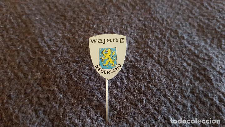 Pins de colecci&oacute;n: PIN ESCUDO HERALDICO DE WAJANG NEDERLAND (INSIGNIA CIUDAD HOLANDA DE AGUJA )