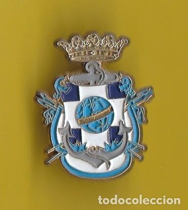 Pin's de collection: PIN - CIUDAD O ENTIDAD - SIN IDENTIFICAR - METAL 2 x 2,5 cm. - CORONA MOTIVOS NAUTICOS ANCLA