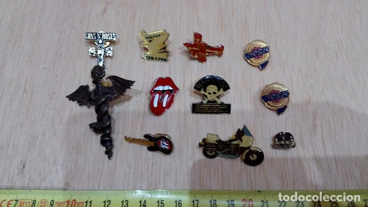 Pins de colecci&oacute;n: Lote 11 pines insignias diversos temas ( Rolling Stones, G&R, Harley...)