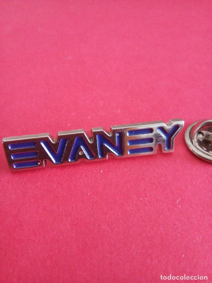Pin evaney - marca gafas deportivas - ciclismo - Vendido en Venta Directa -  97045159