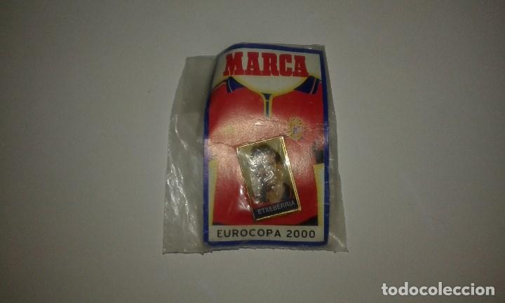 Pins de colecci&oacute;n: PIN DE LA EUROCOPA 2000 ETXEBERRIA JUGADOR ATHLETIC BILBAO FUTBOL MARCA PINS