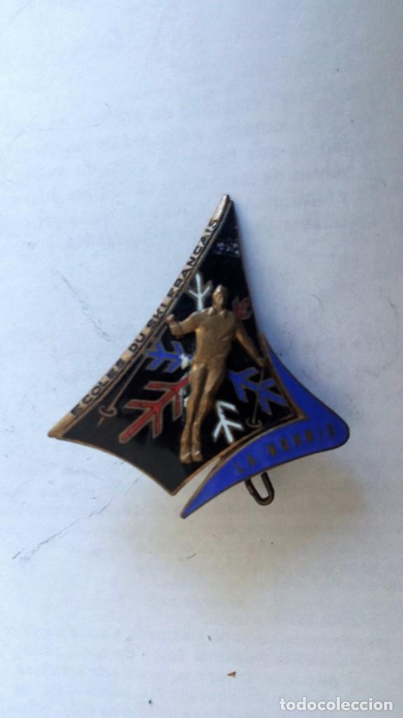Pins de colecci&oacute;n: INSIGNIA TIPO IMPERDIBLE, ESCUELAS DE SKI FRANCES, LA MONGIE, ESMALTES, MEDIDAS 45 X 40 MM