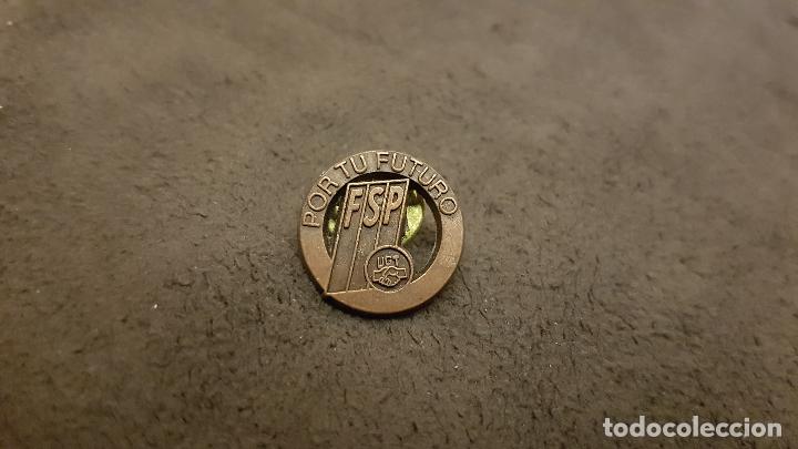 Pins de colecci&oacute;n: PIN CON EMBLEMA SINDICATO POL&Iacute;TICO Federaci&oacute;n de empleados y empleadas de Servicios P&uacute;blicos UGT