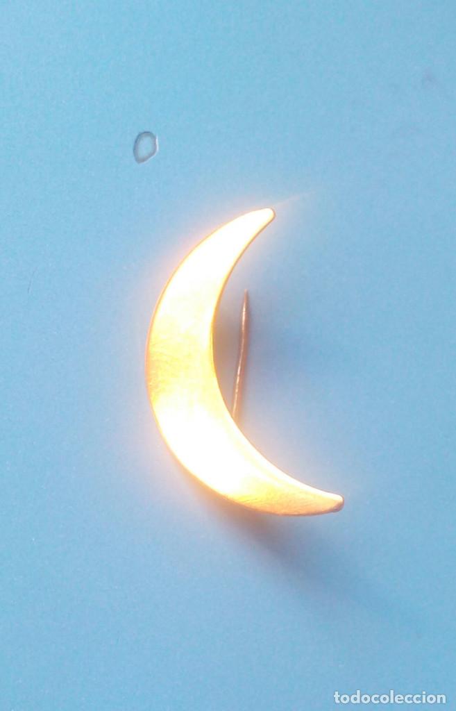 Pins de colecci&oacute;n: PIN DE AGUJA. LUNA DORADA. - Foto 1