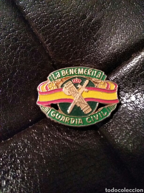 Pins e Spille di collezione: Pin Guardia Civil la Benemerita. Cuerpo de Policia