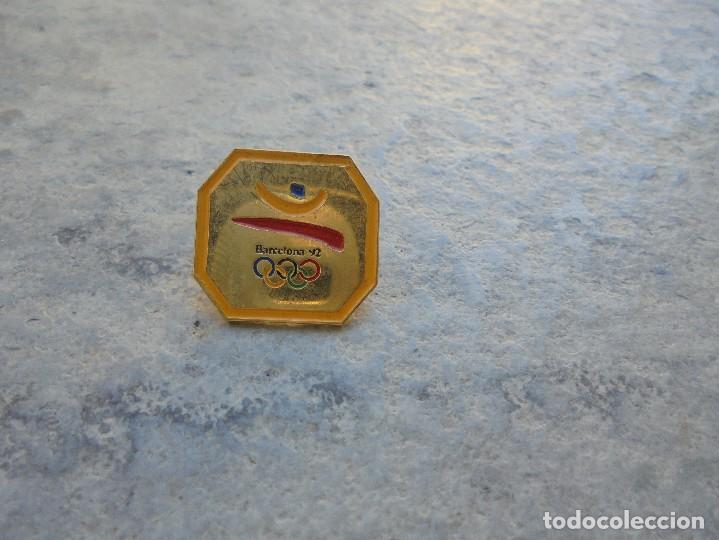 Pins de colecci&oacute;n: PIN DE LAS OLIMPIADAS DE BARCELONA 92 DE LA COLECCION OCTOGONAL AMARILLO A&Ntilde;OS 90 OFICIAL