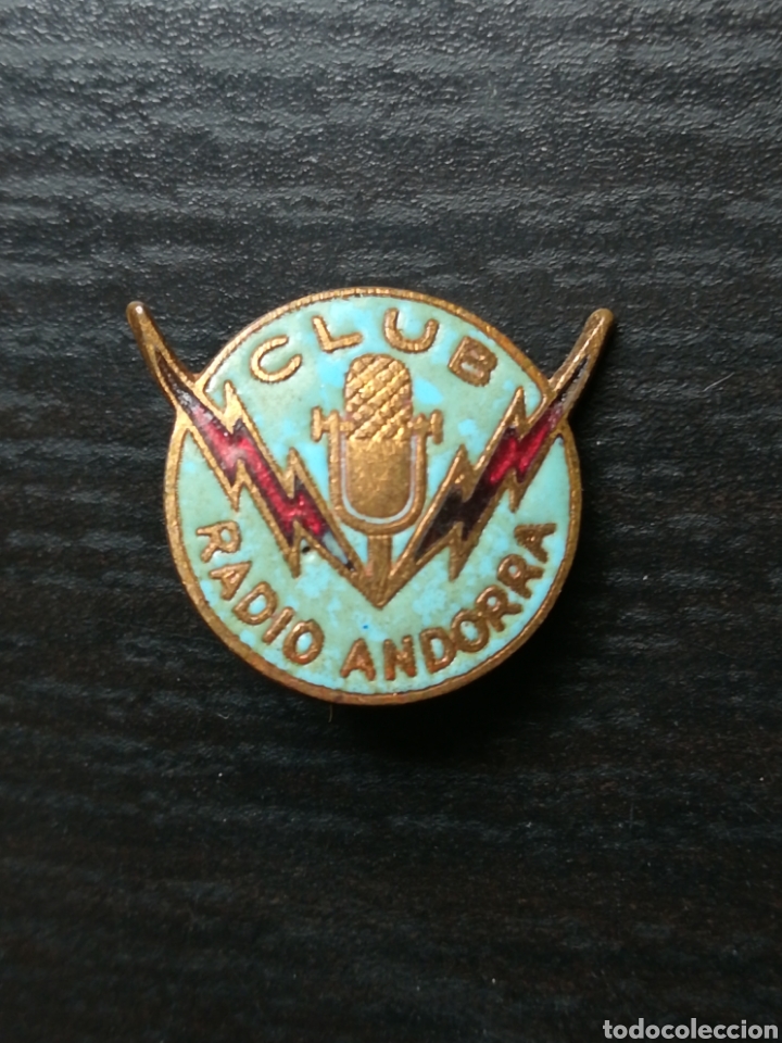 Pins de colecci&oacute;n: Insignia de aguja publicidad Club Radio Andorra