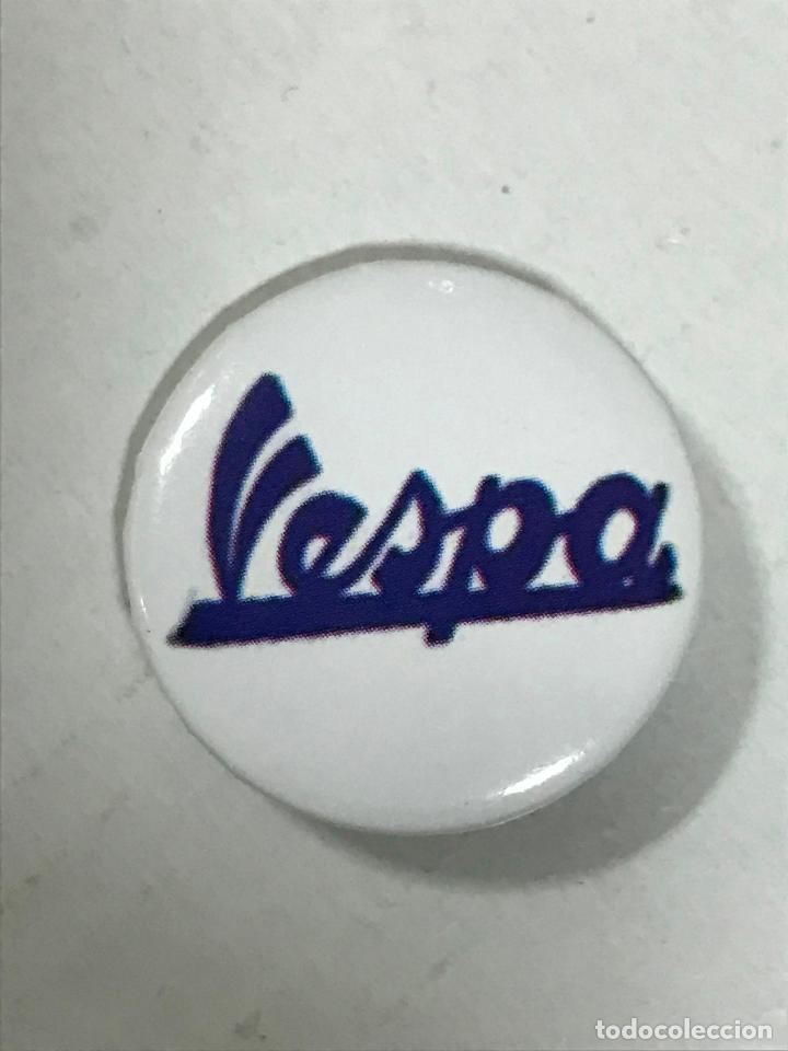 Pins de colecci&oacute;n: pins con imperdible de vespa,