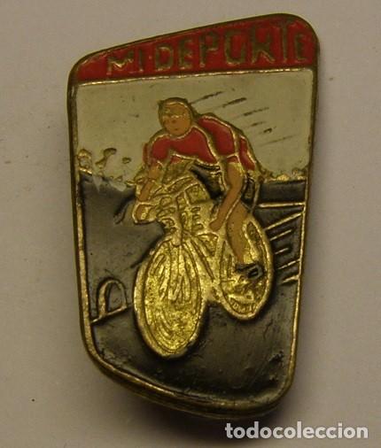 Pins de colecci&oacute;n: Antigua insignia publicitaria de deporte ciclismo, no es un pin.