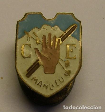 Pins de colecci&oacute;n: Antigua insignia del Club de Esqu&iacute; de Manlleu.