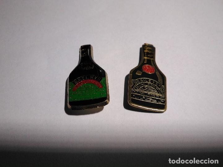 Pins de colecci&oacute;n: 2 pins Baileys
