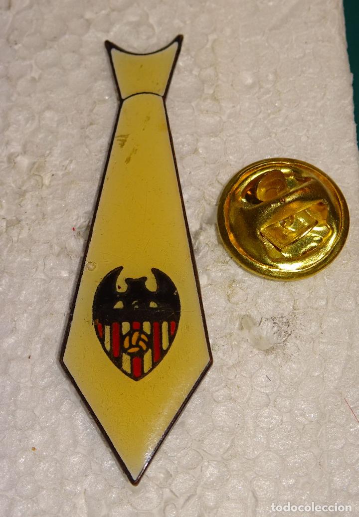 Pins de cole&ccedil;&atilde;o: PIN DE DEPORTES. F&Uacute;TBOL. CORBATA DEL VALENCIA CF