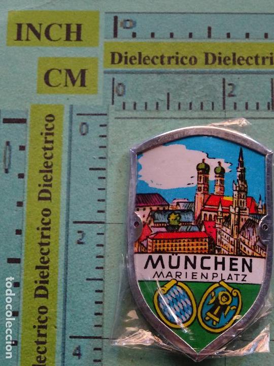 Pin's de collection: BONITA INSIGNIA CHAPA MET&Aacute;LICA DE TURISMO. MUNICH, MARIENPLATZ. ALEMANIA