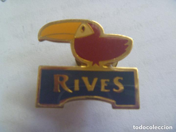 Pins de colecci&oacute;n: PIN PUBLICITARIO DE LICOR : GINEBRA RIVES.