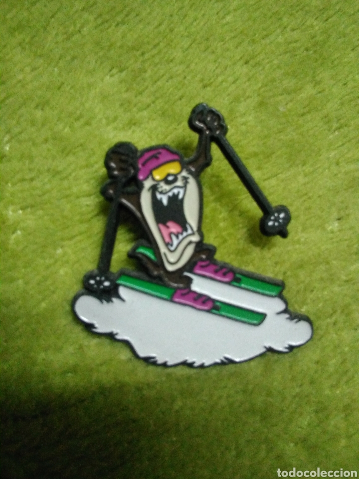 Collection pins: Pin Tazmania Esquiando Taz oficial