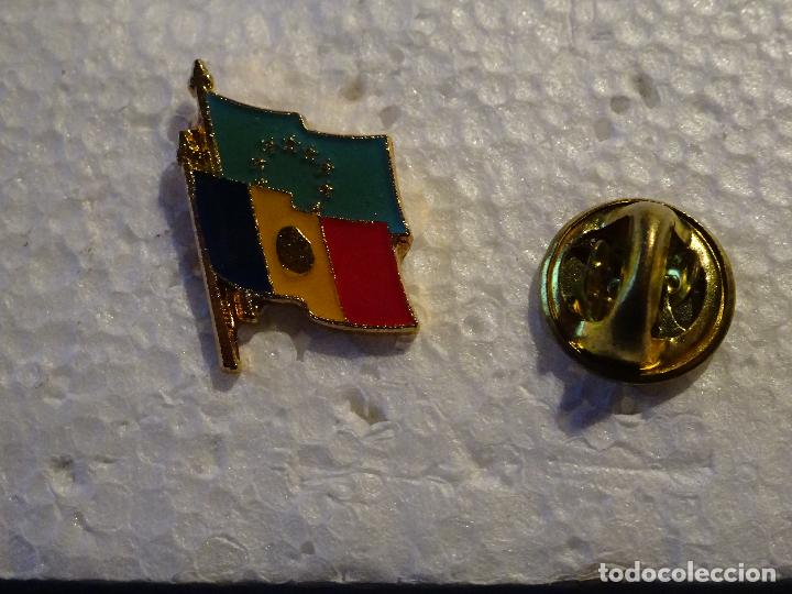 Pin's de collection: PIN DE TURISMO BANDERAS. BANDERA DE ANDORRA Y UNI&Oacute;N EUROPEA