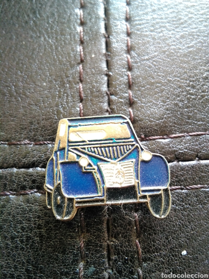 Pins de colecci&oacute;n: Pin Coche Citroen 2 caballos