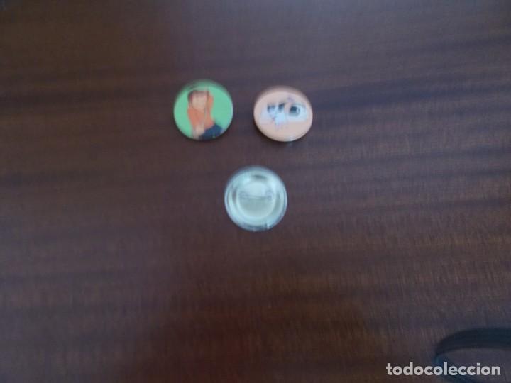 Pins de colecci&oacute;n: Lote de 3 antiguas chapas con broche ,con Heidi ,Pedro ,y Niebla,tienen 4 cent de diametro