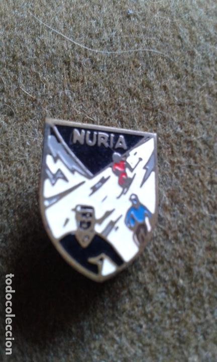 Pins de colecci&oacute;n: INSIGNIA NURIA ESQUI - SKI - COGIDA DE ALFILER