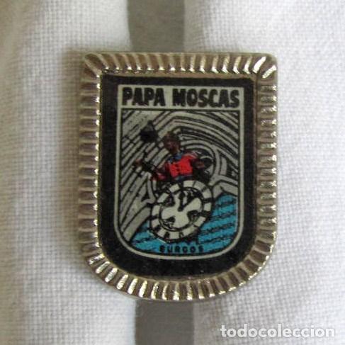 Pins e Spille di collezione: Antiguo pin o insignia de aguja Papa Moscas Burgos