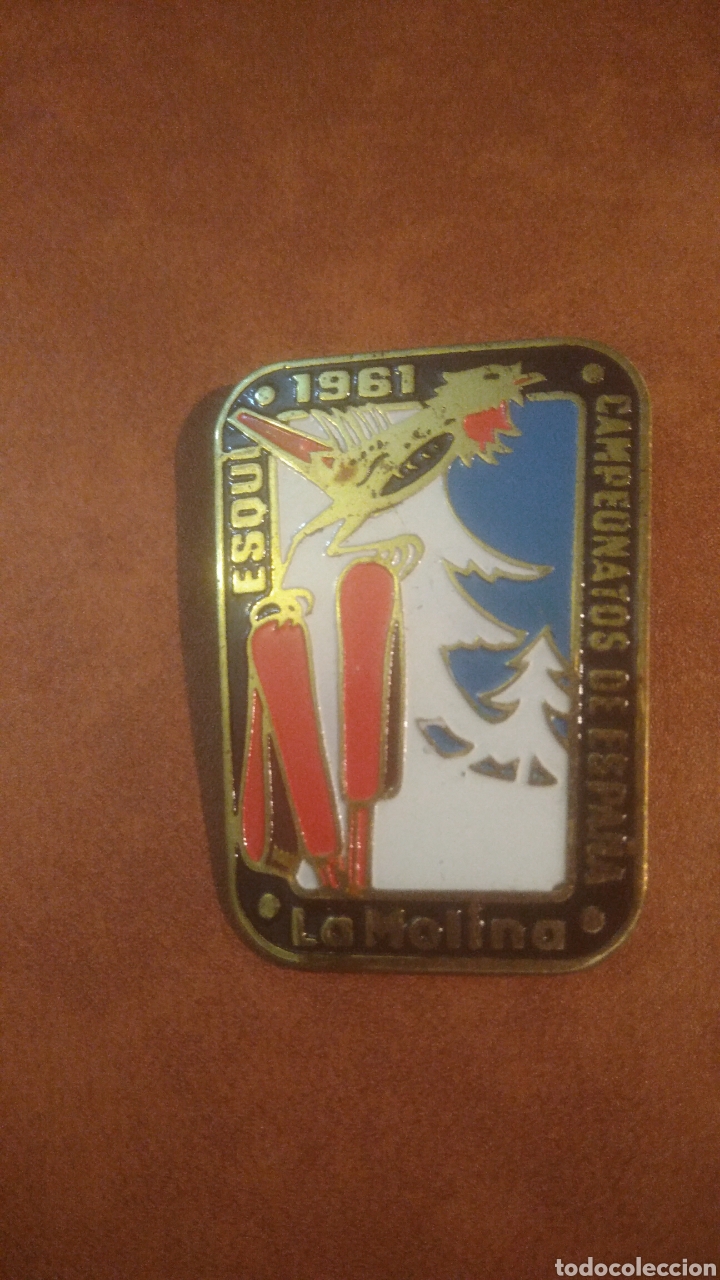 Pins de colecci&oacute;n: 1961. CAMPEONATO DE ESQUI DE LA MOLINA. Pin de imperdible grande.