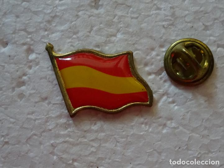 Pin's de collection: PIN DE TURISMO BANDERAS. BANDERA DE ESPA&Ntilde;A