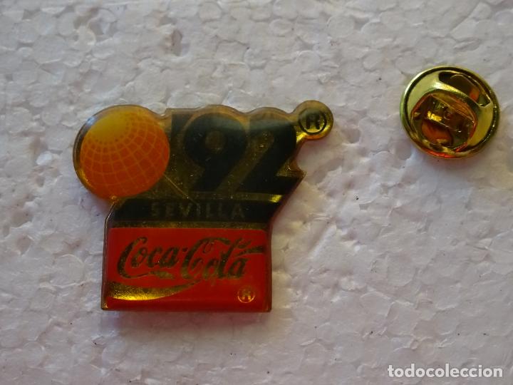 Pin's de collection: PIN DE BEBIDAS. COCA COLA. COCACOLA. COKE. EXPO SEVILLA 92 1992. LOGO