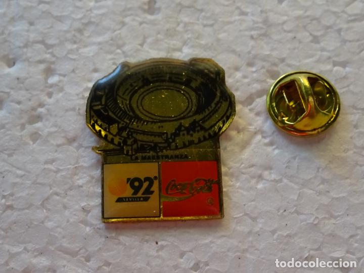 Pins de cole&ccedil;&atilde;o: PIN DE BEBIDAS. COCA COLA. COCACOLA. COKE. EXPO SEVILLA 92 1992. PLAZA DE TOROS LA MAESTRANZA